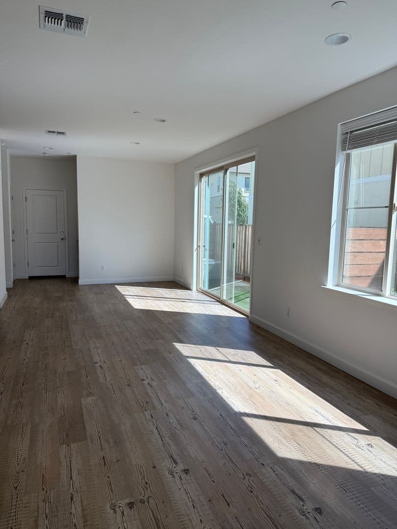 FAIRFIELD House: 2460 CINNABAR