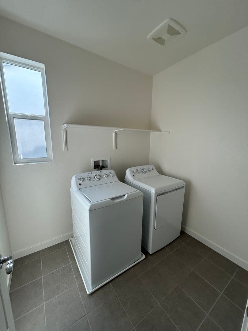 FAIRFIELD House: 1332 RENEWAL LN