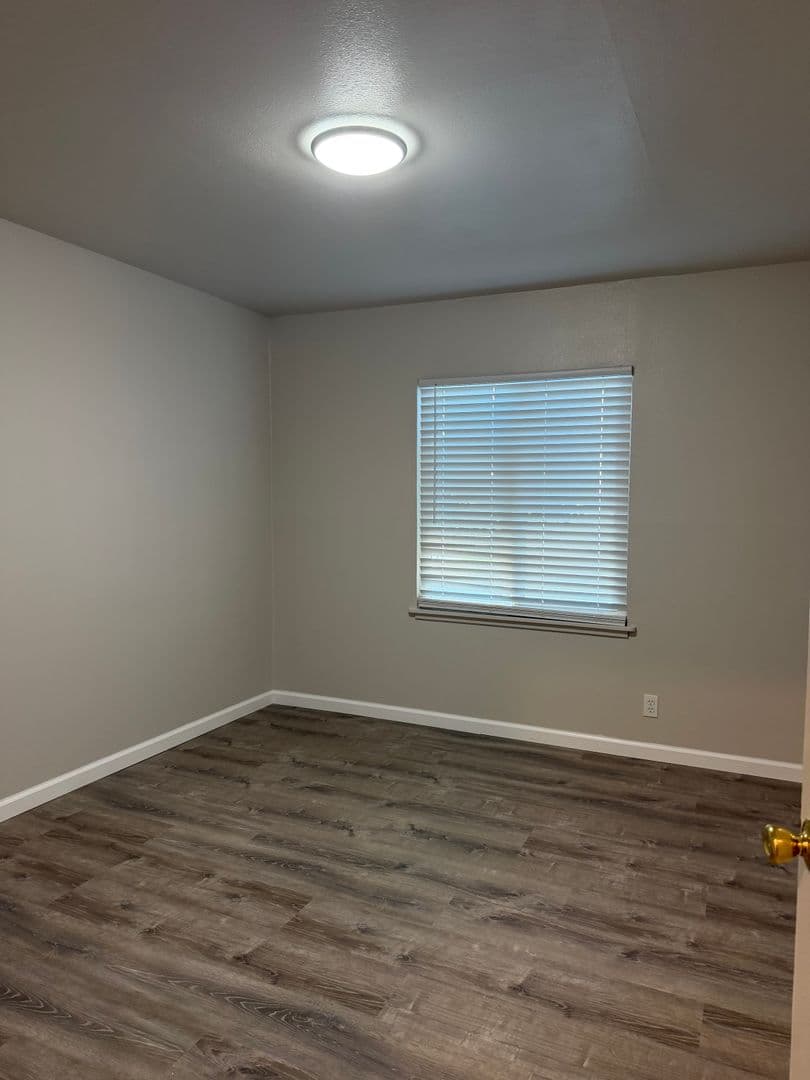Fairfield Apartment: 524 Carpenter Street