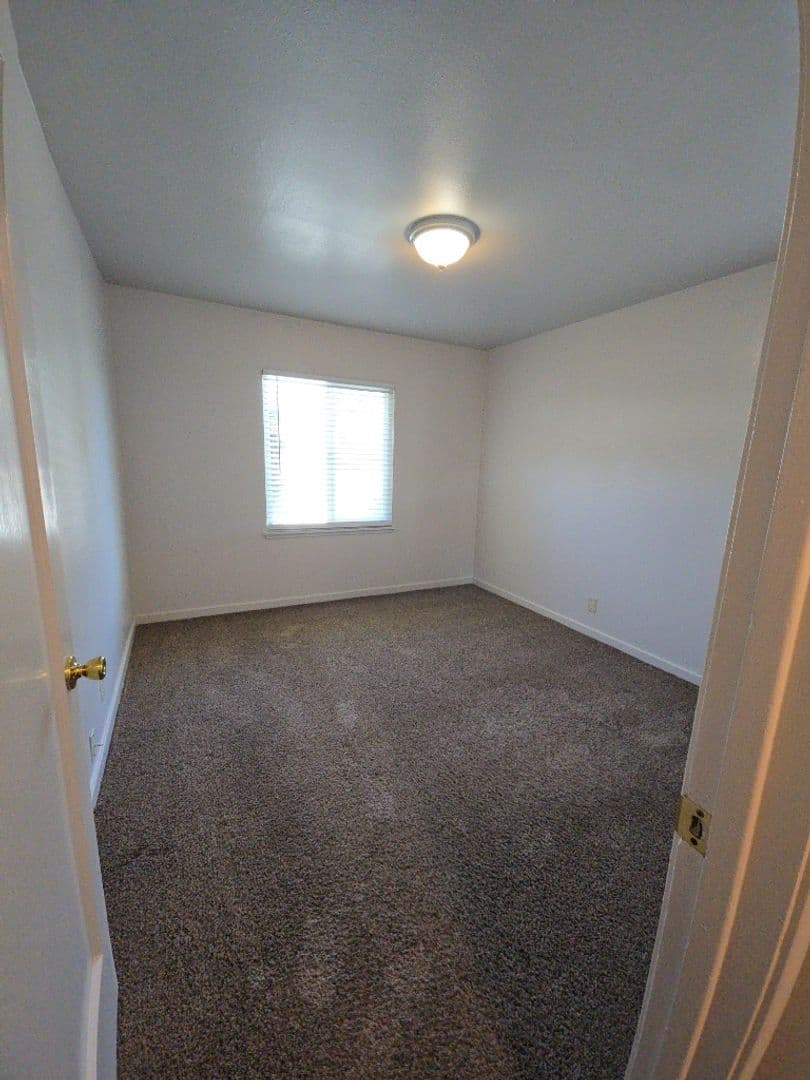 Fairfield Apartment: 518 Carpenter Street