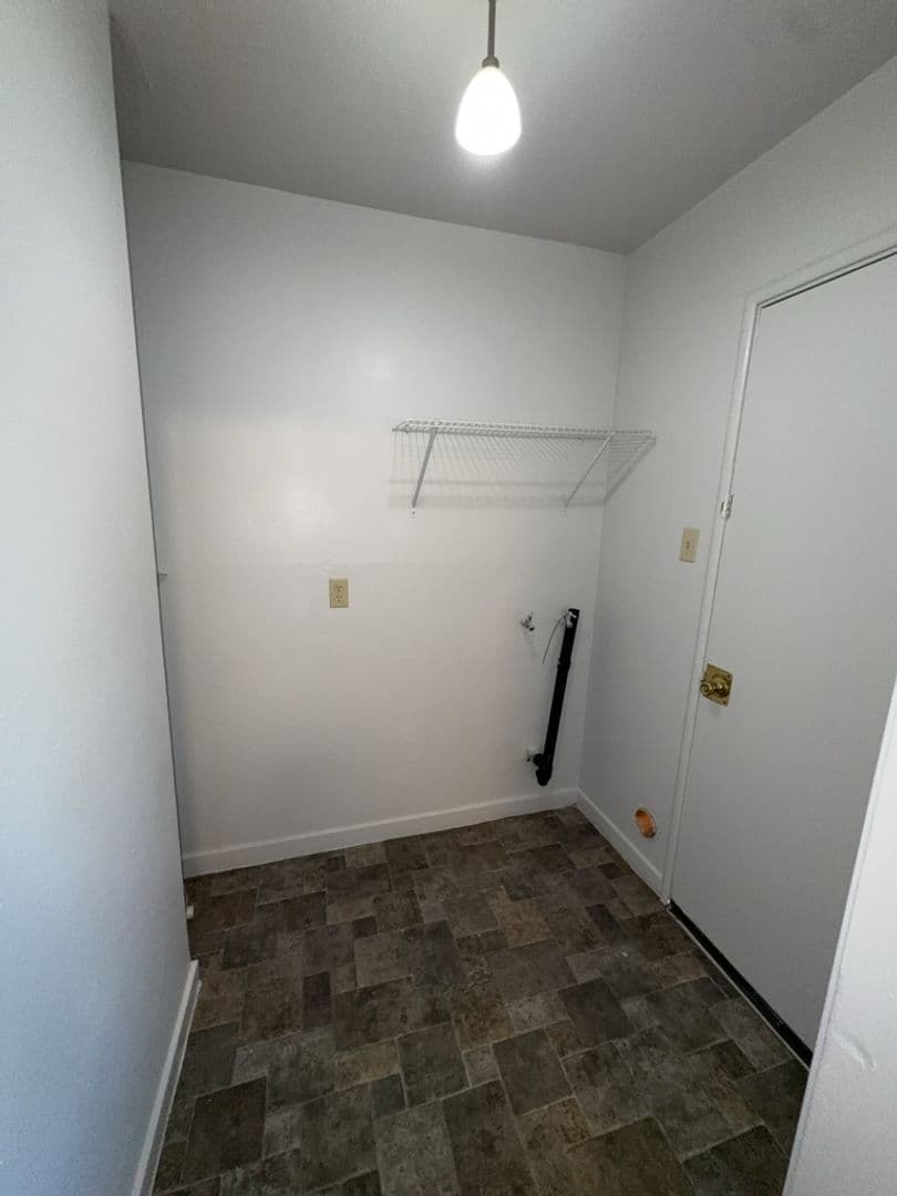 Fairfield Apartment: 518 Carpenter Street