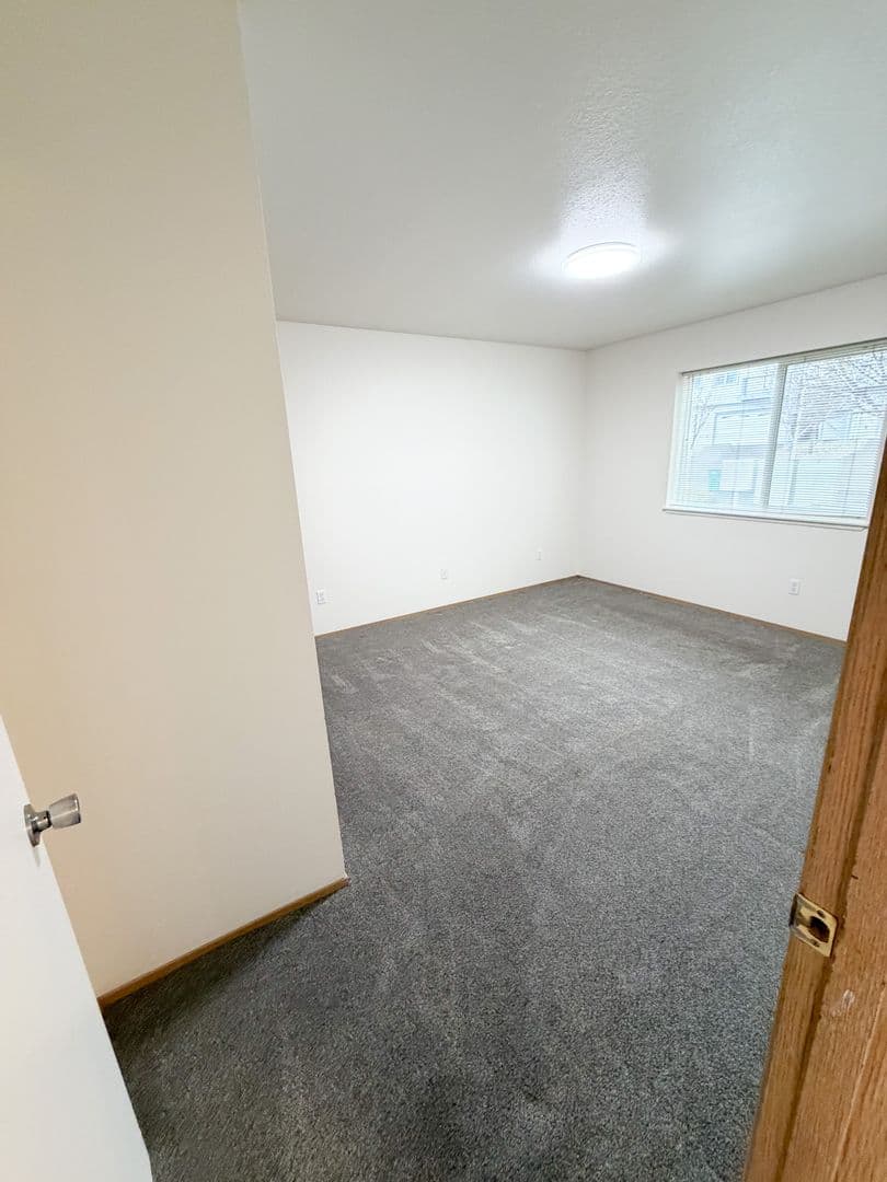 Klamath Falls Apartment: 5382 North Hills Drive