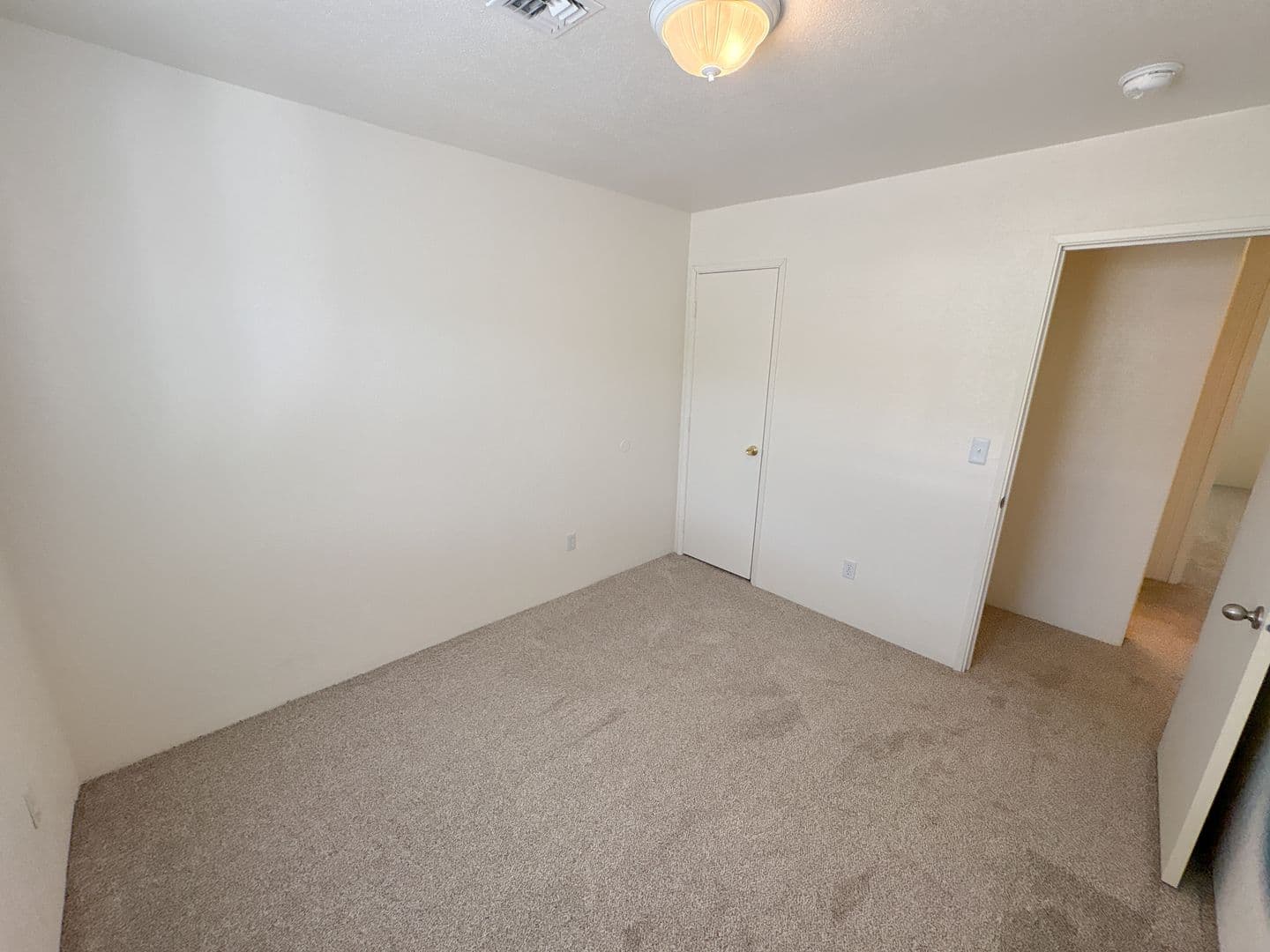 Klamath Falls Apartment: 429 Old Fort Rd