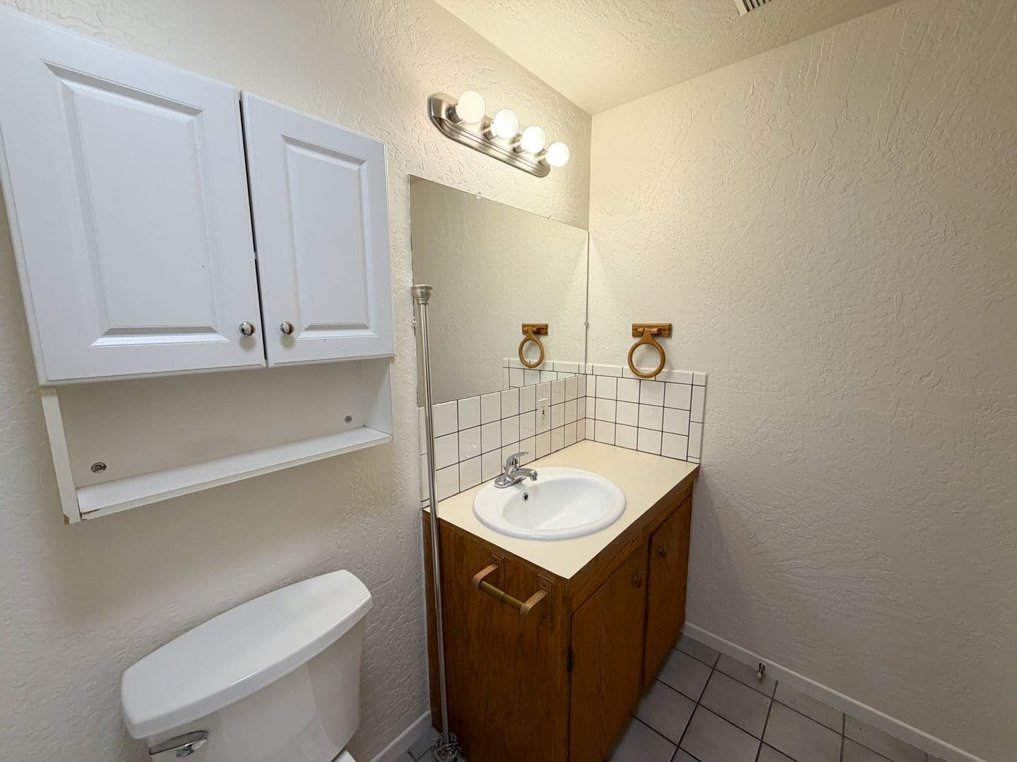 Klamath Falls Apartment: 1846-1848 Sargent Ave