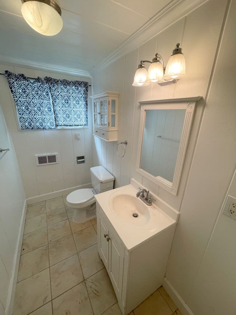 Klamath Falls Apartment: 510 Pacific Terrace