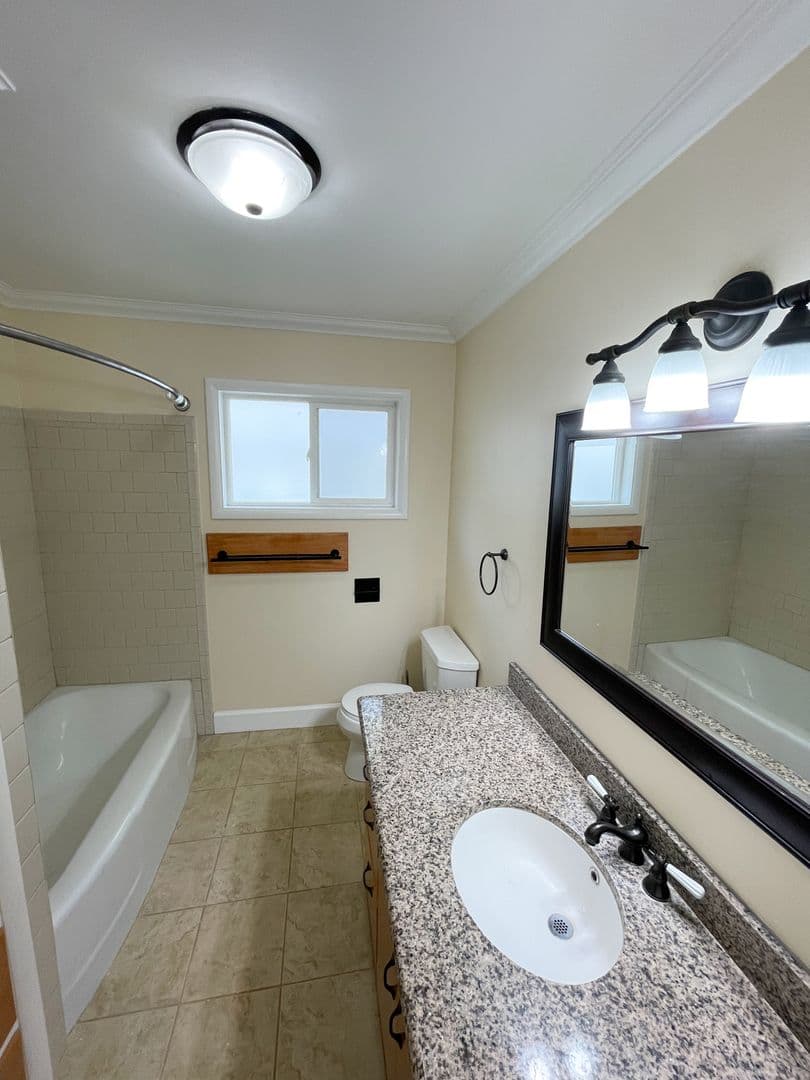 Klamath Falls Apartment: 510 Pacific Terrace