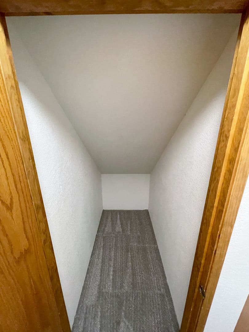 Klamath Falls Apartment: 5630-5632-5634-5636 North Hills Drive
