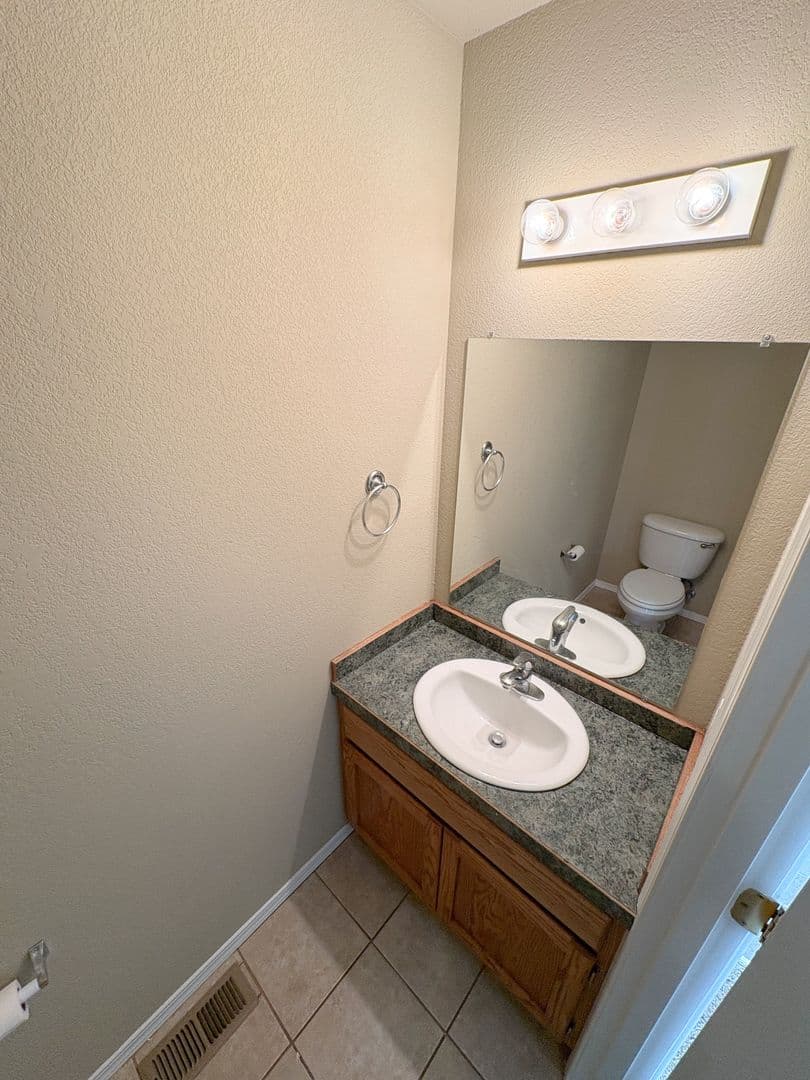 Klamath Falls Apartment: 622 Prescott Street