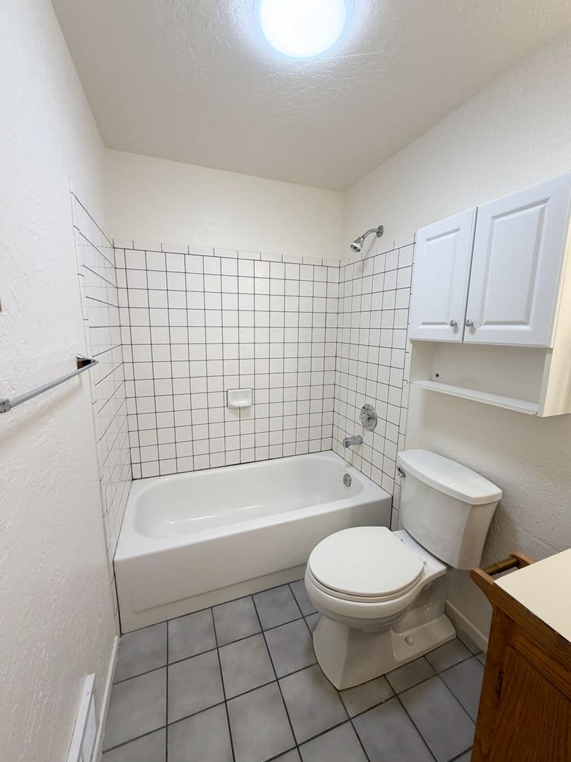 Klamath Falls Apartment: 1846-1848 Sargent Ave