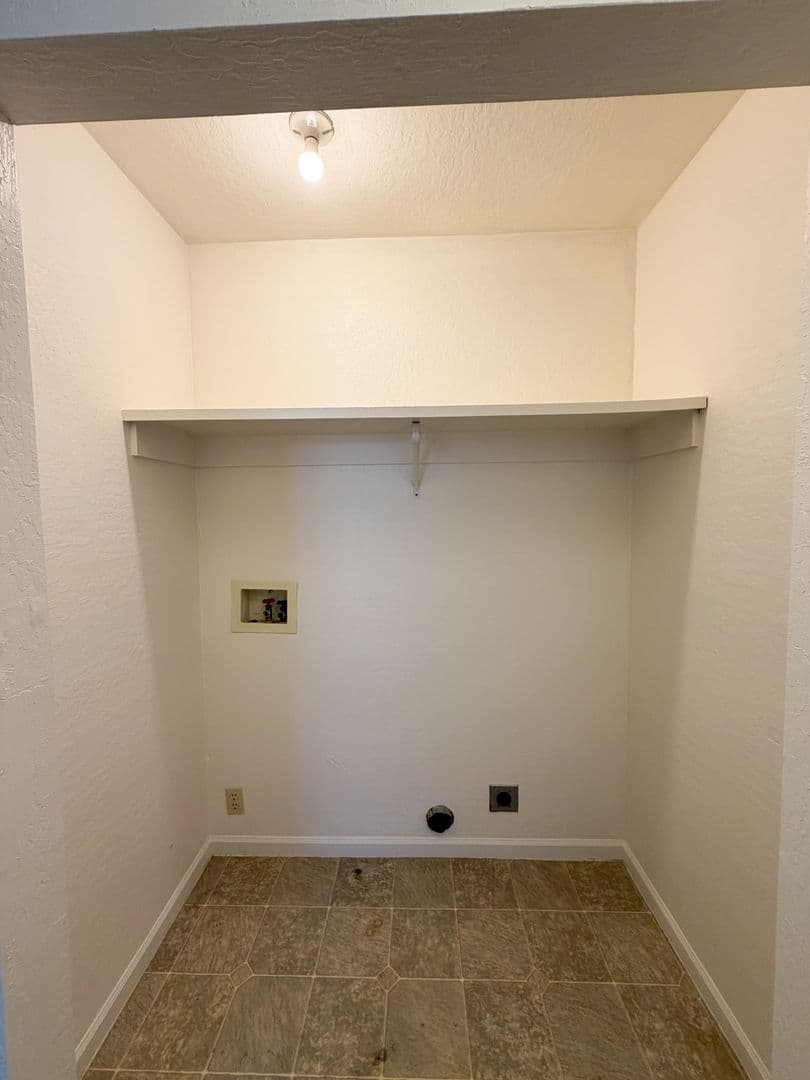 Klamath Falls Apartment: 1846-1848 Sargent Ave