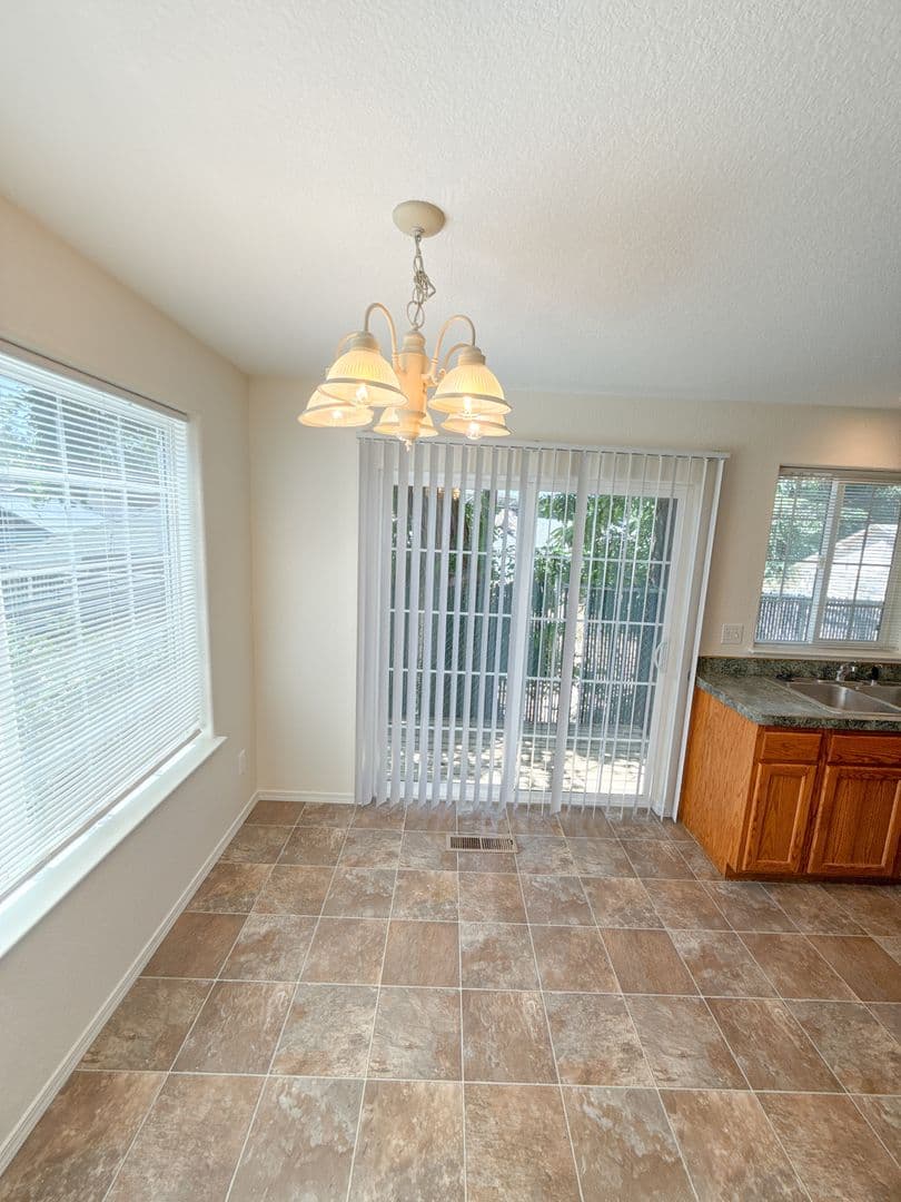 Klamath Falls Apartment: 622 Prescott Street