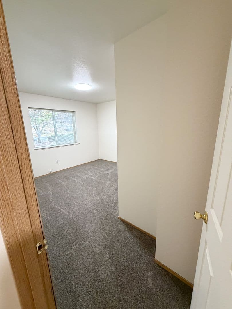 Klamath Falls Apartment: 5382 North Hills Drive