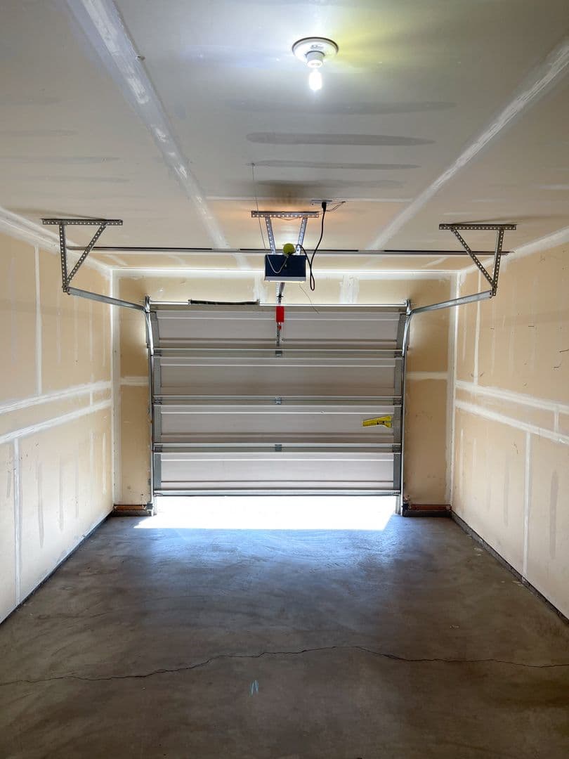 Klamath Falls Apartment: 5630-5632-5634-5636 North Hills Drive