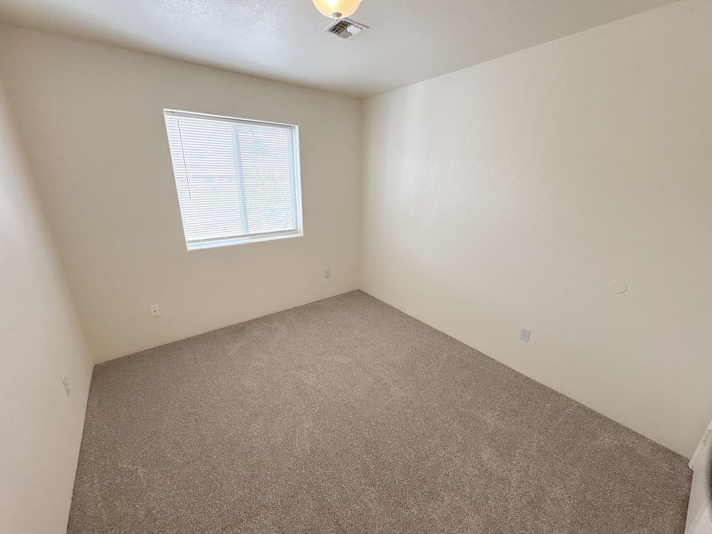 Klamath Falls Apartment: 429 Old Fort Rd