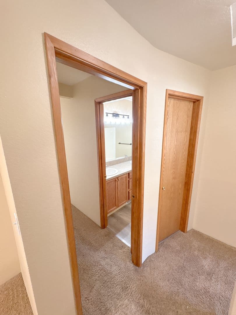 Klamath Falls Apartment: 5630-5632-5634-5636 North Hills Drive