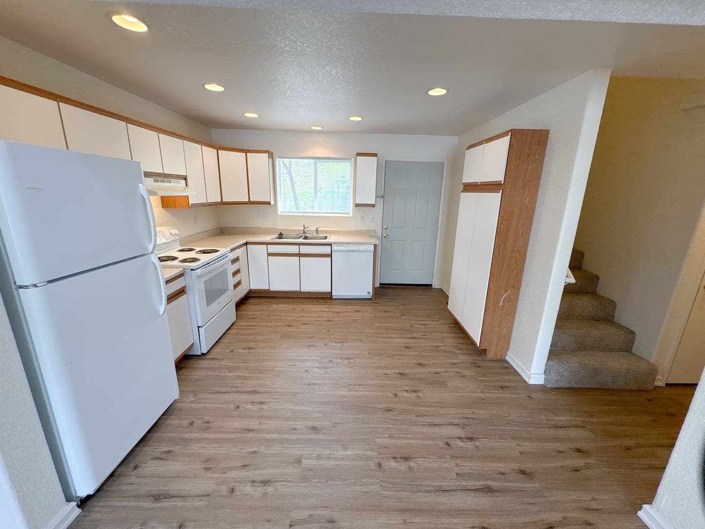 Klamath Falls Apartment: 429 Old Fort Rd