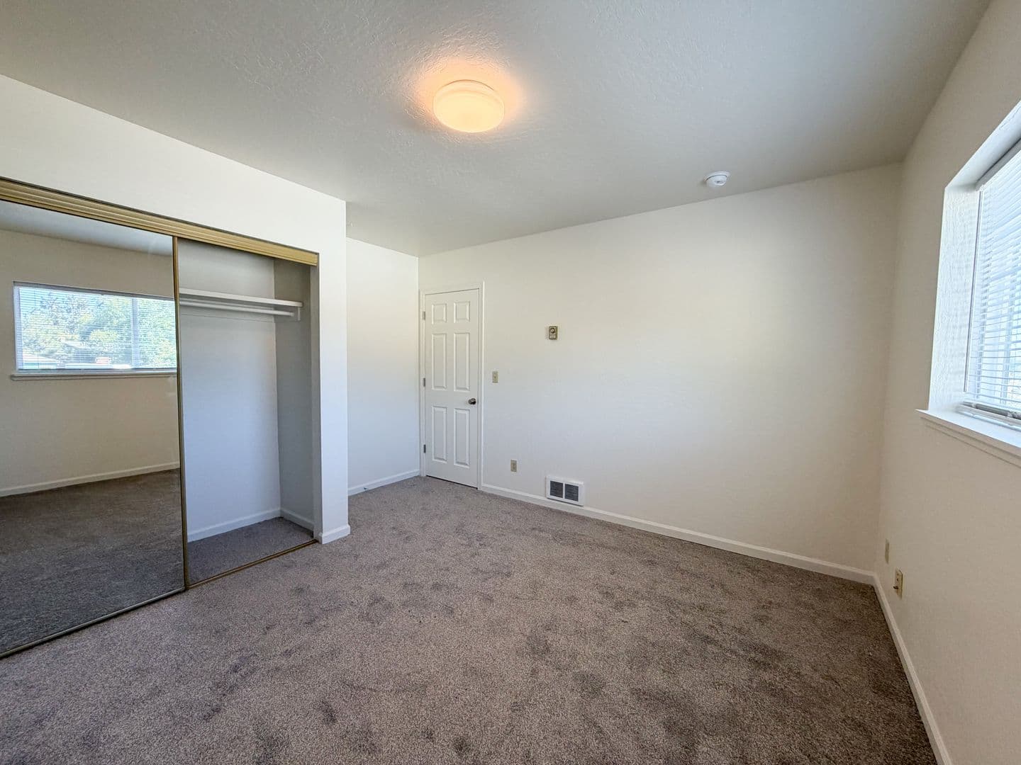 Klamath Falls Apartment: 1846-1848 Sargent Ave