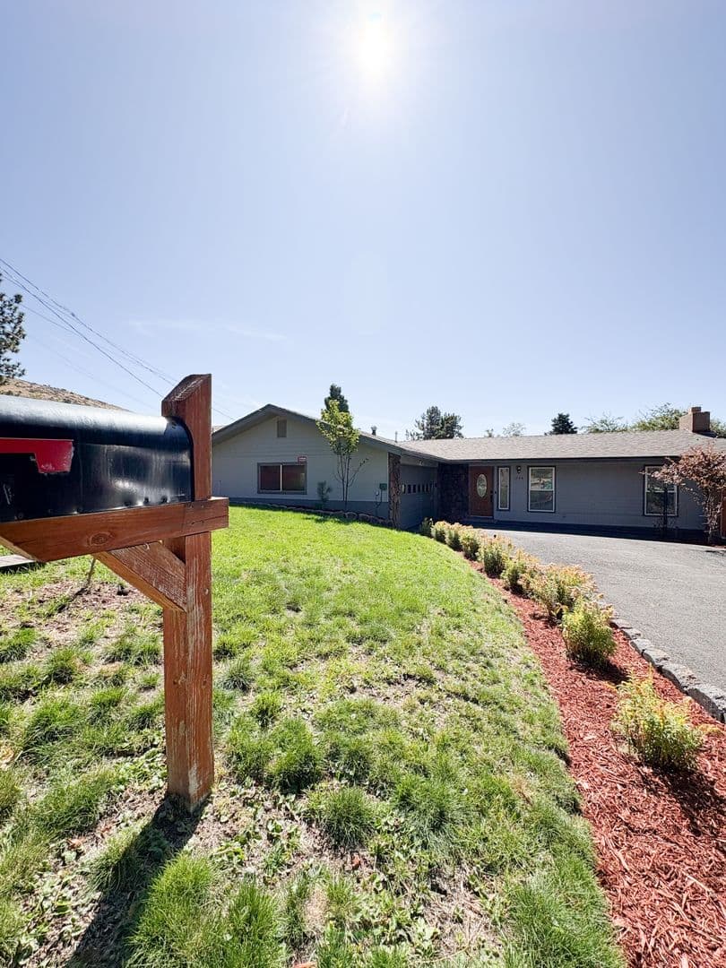 Klamath Falls House: 1944 Euclid Ave
