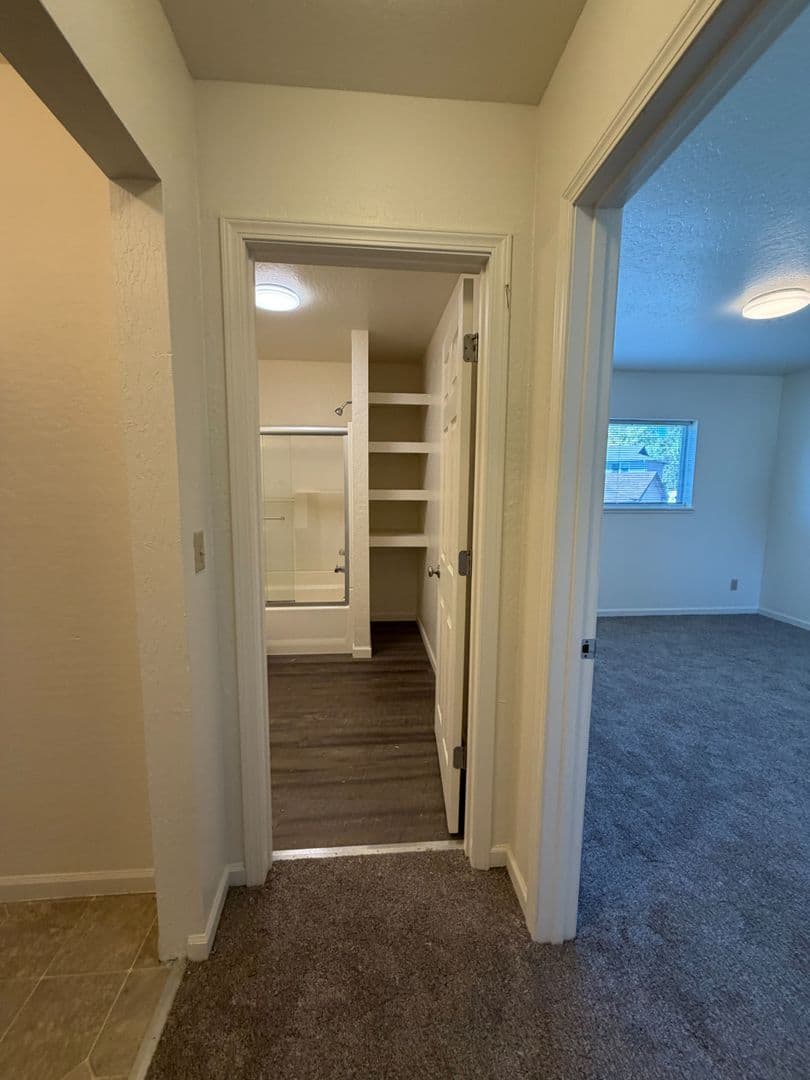 Klamath Falls Apartment: 1846-1848 Sargent Ave