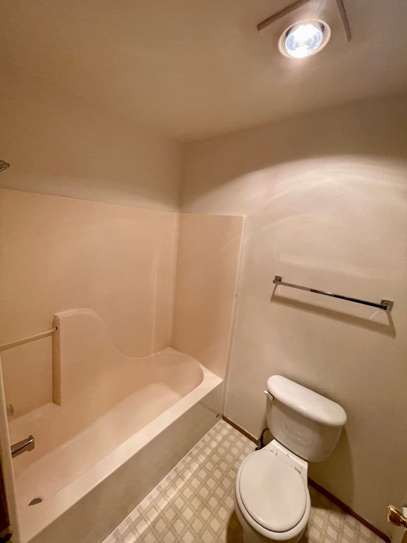 Klamath Falls Apartment: 5388 North Hills Drive