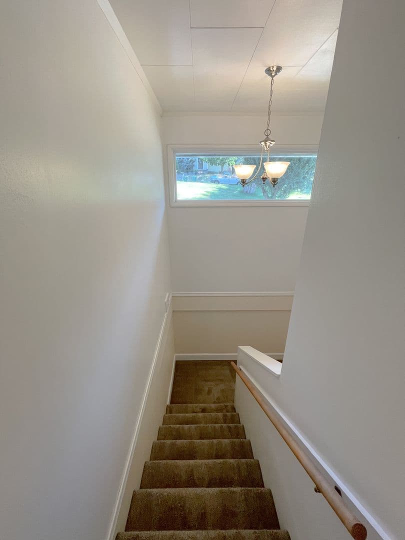 Klamath Falls Apartment: 510 Pacific Terrace