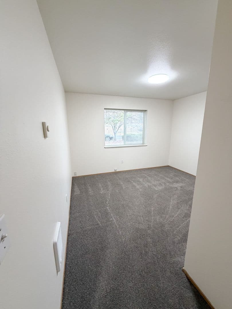 Klamath Falls Apartment: 5382 North Hills Drive
