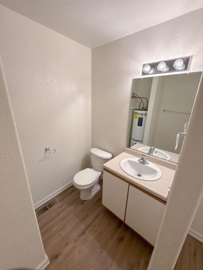 Klamath Falls Apartment: 429 Old Fort Rd
