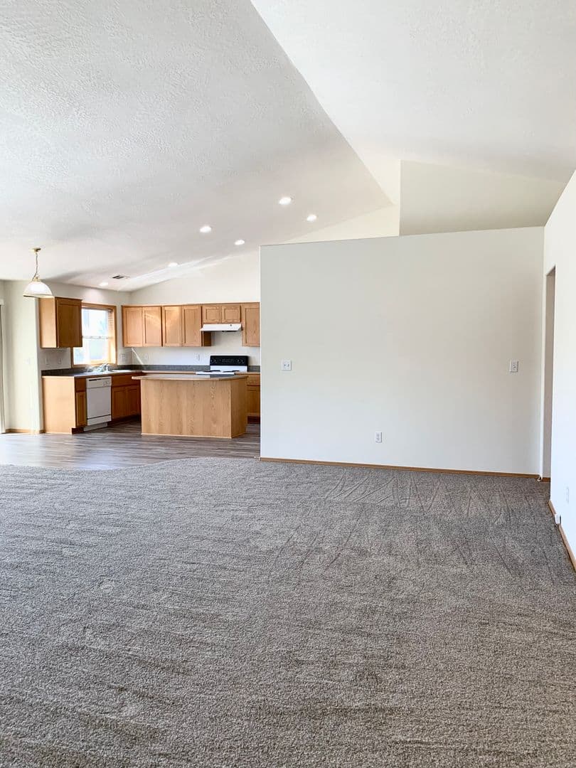 Klamath Falls House: 5110 Larch Lane