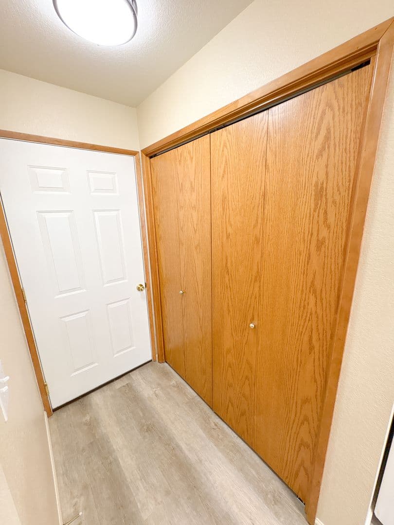 Klamath Falls Apartment: 5630-5632-5634-5636 North Hills Drive