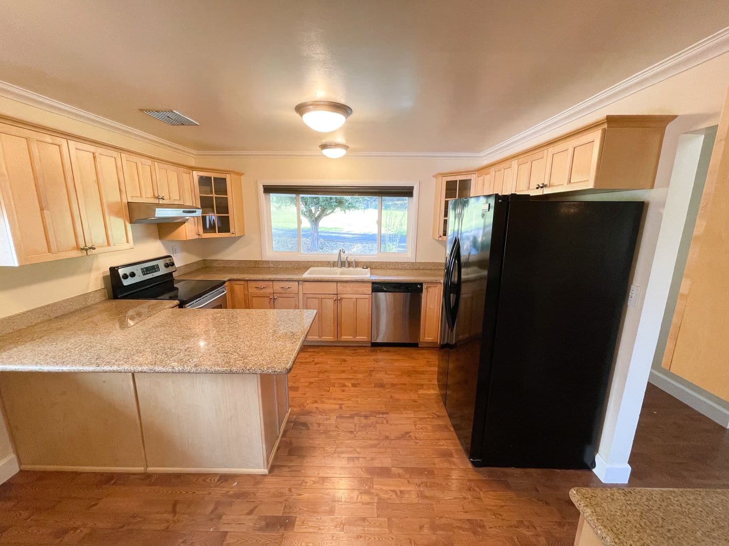 Klamath Falls Apartment: 510 Pacific Terrace