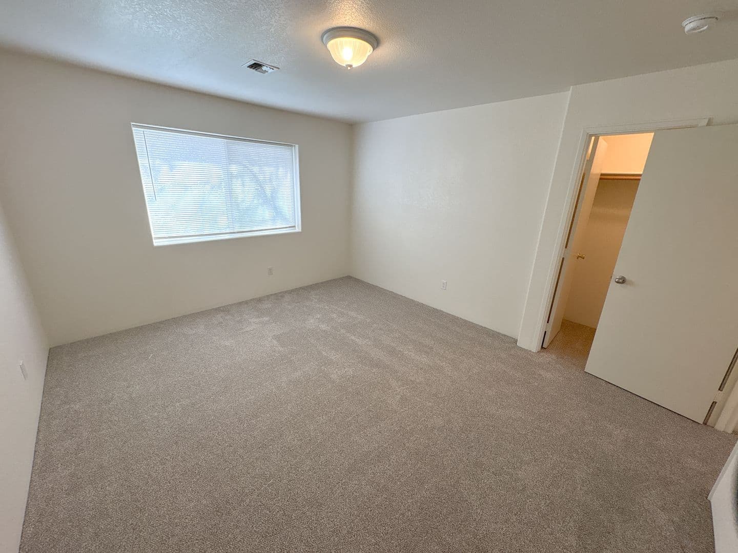 Klamath Falls Apartment: 429 Old Fort Rd