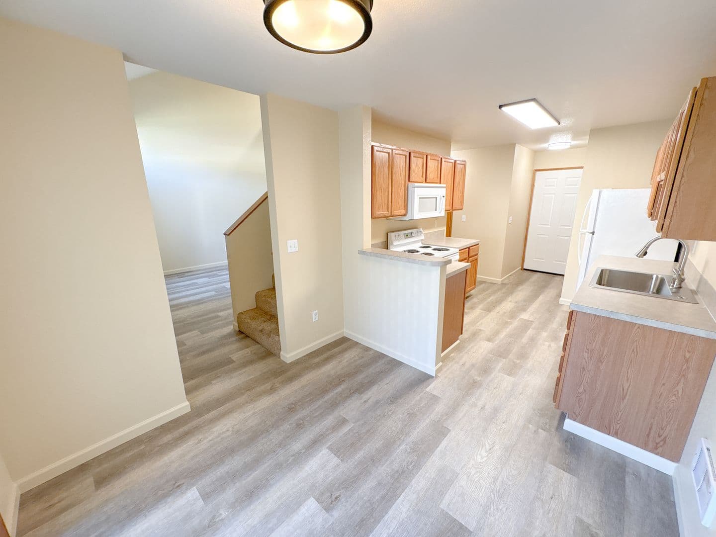 Klamath Falls Apartment: 5630-5632-5634-5636 North Hills Drive