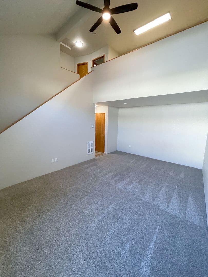 Klamath Falls Apartment: 5630-5632-5634-5636 North Hills Drive