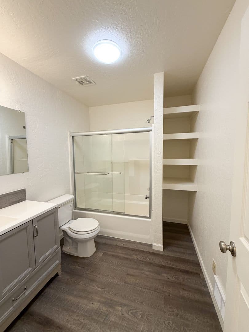 Klamath Falls Apartment: 1846-1848 Sargent Ave