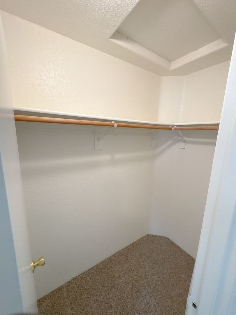 Klamath Falls Apartment: 429 Old Fort Rd