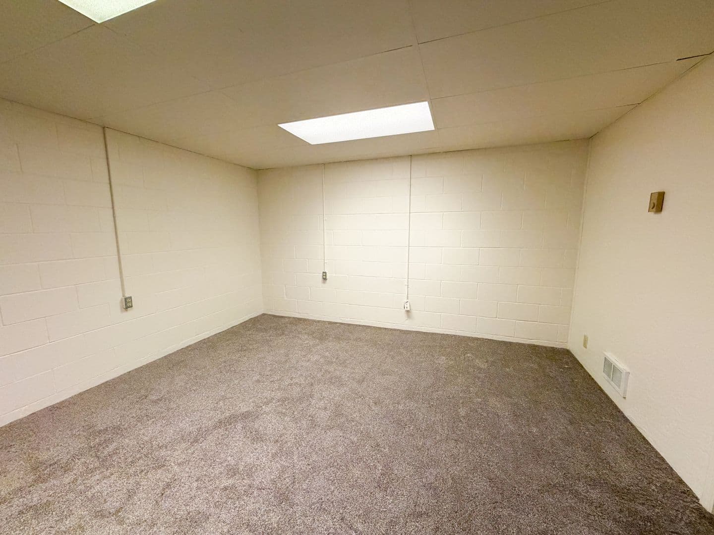 Klamath Falls Apartment: 1846-1848 Sargent Ave