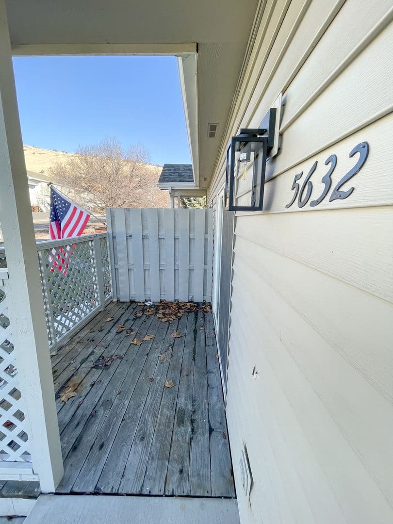 Klamath Falls Apartment: 5630-5632-5634-5636 North Hills Drive