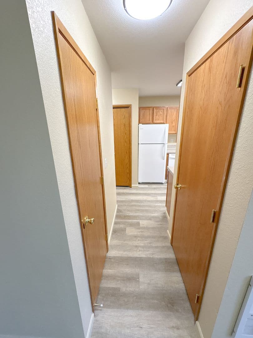Klamath Falls Apartment: 5630-5632-5634-5636 North Hills Drive