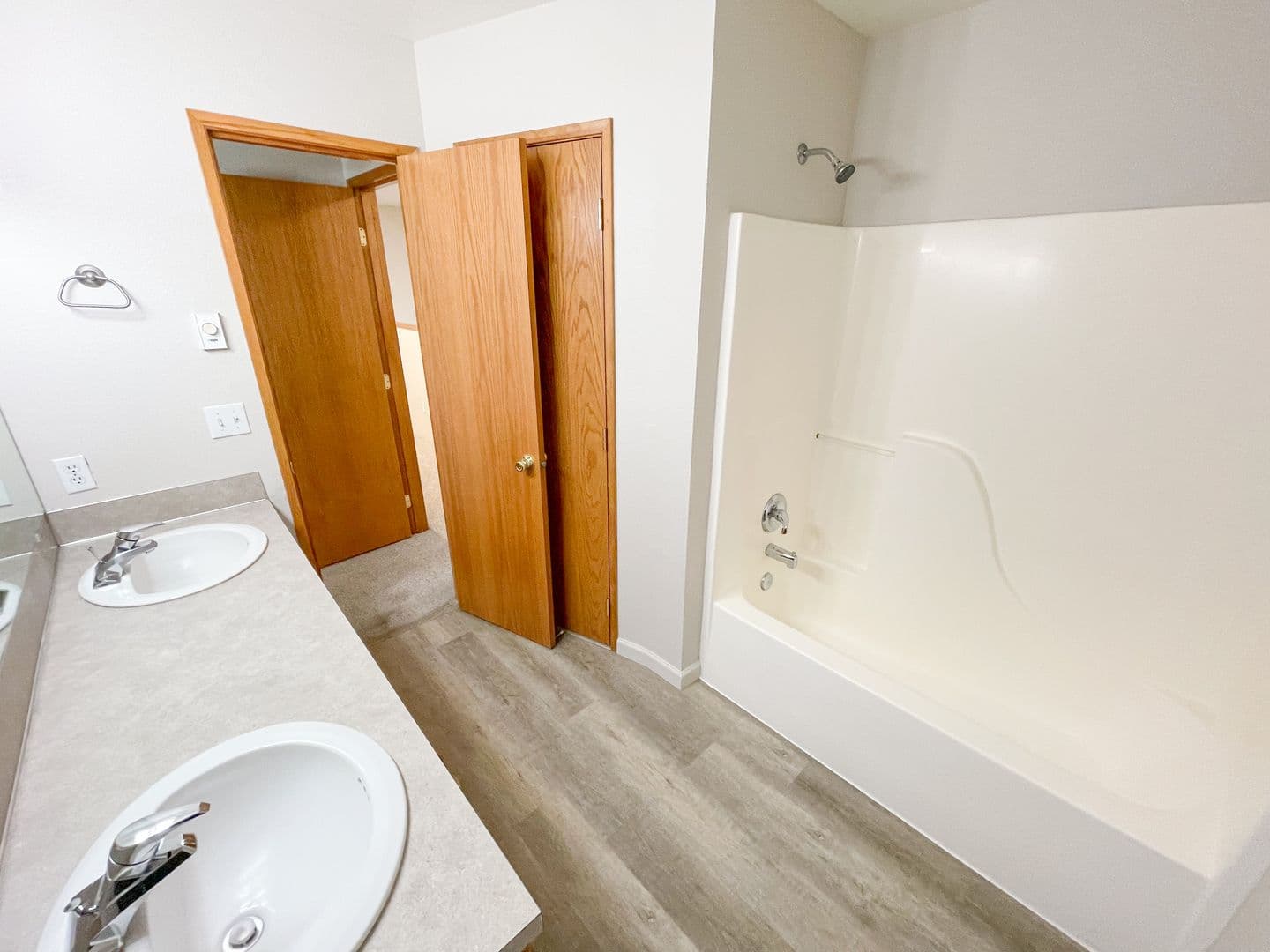 Klamath Falls Apartment: 5630-5632-5634-5636 North Hills Drive