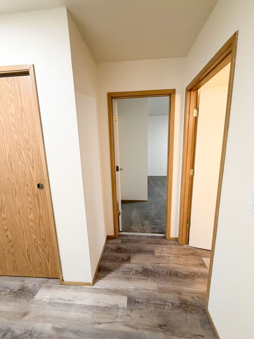 Klamath Falls Apartment: 5382 North Hills Drive