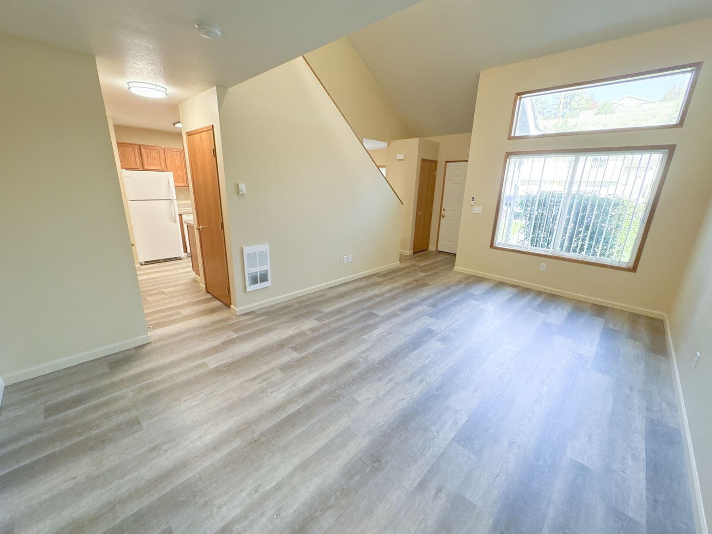 Klamath Falls Apartment: 5630-5632-5634-5636 North Hills Drive
