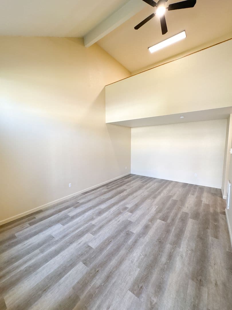 Klamath Falls Apartment: 5630-5632-5634-5636 North Hills Drive