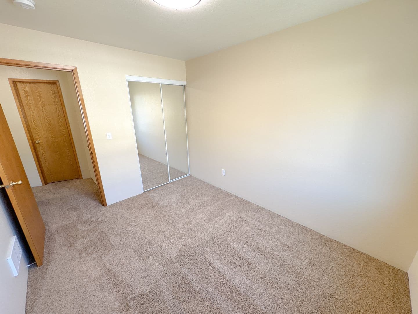 Klamath Falls Apartment: 5630-5632-5634-5636 North Hills Drive