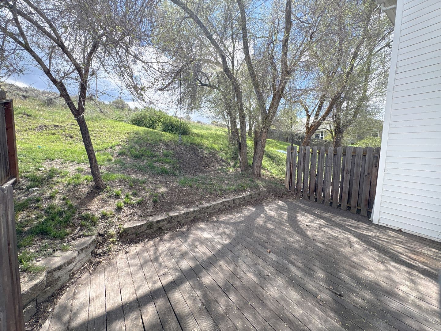 Klamath Falls Apartment: 429 Old Fort Rd