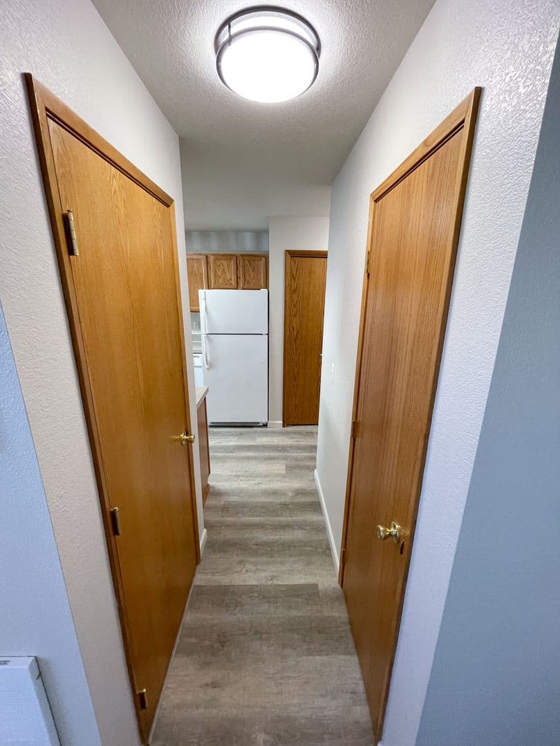 Klamath Falls Apartment: 5630-5632-5634-5636 North Hills Drive
