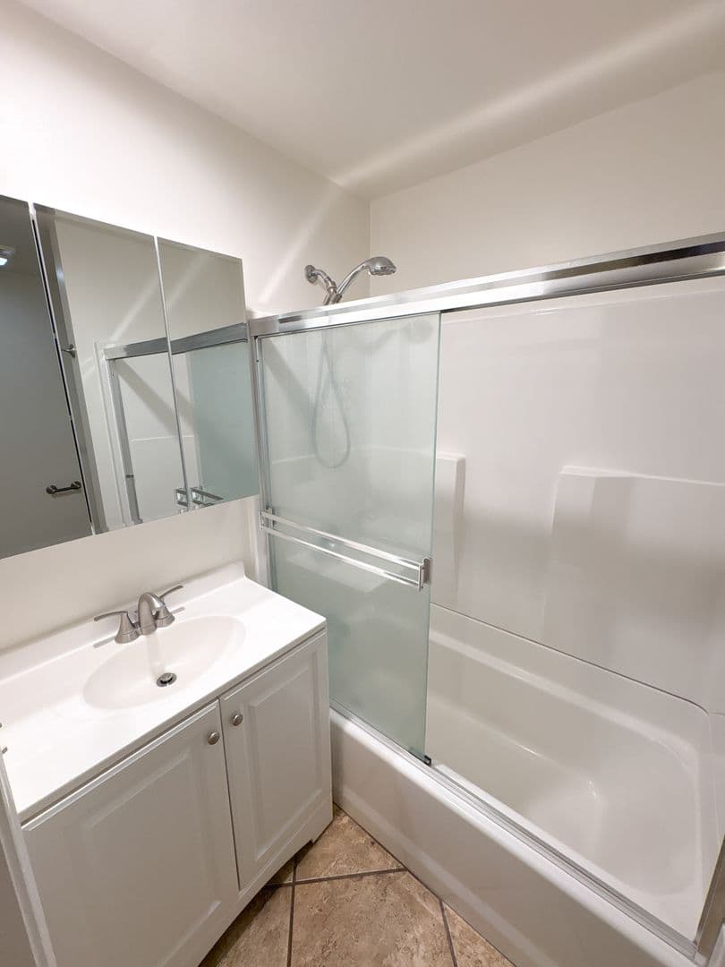 Klamath Falls Apartment: 6412 S 6th Street