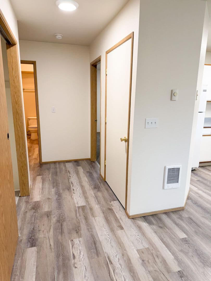 Klamath Falls Apartment: 5382 North Hills Drive