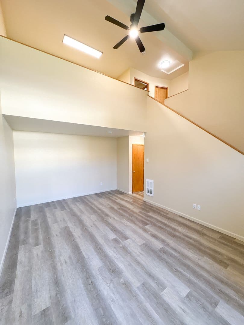 Klamath Falls Apartment: 5630-5632-5634-5636 North Hills Drive