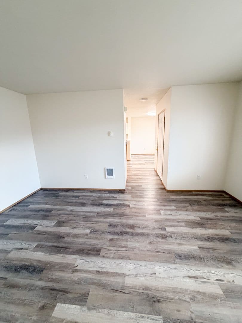Klamath Falls Apartment: 5382 North Hills Drive