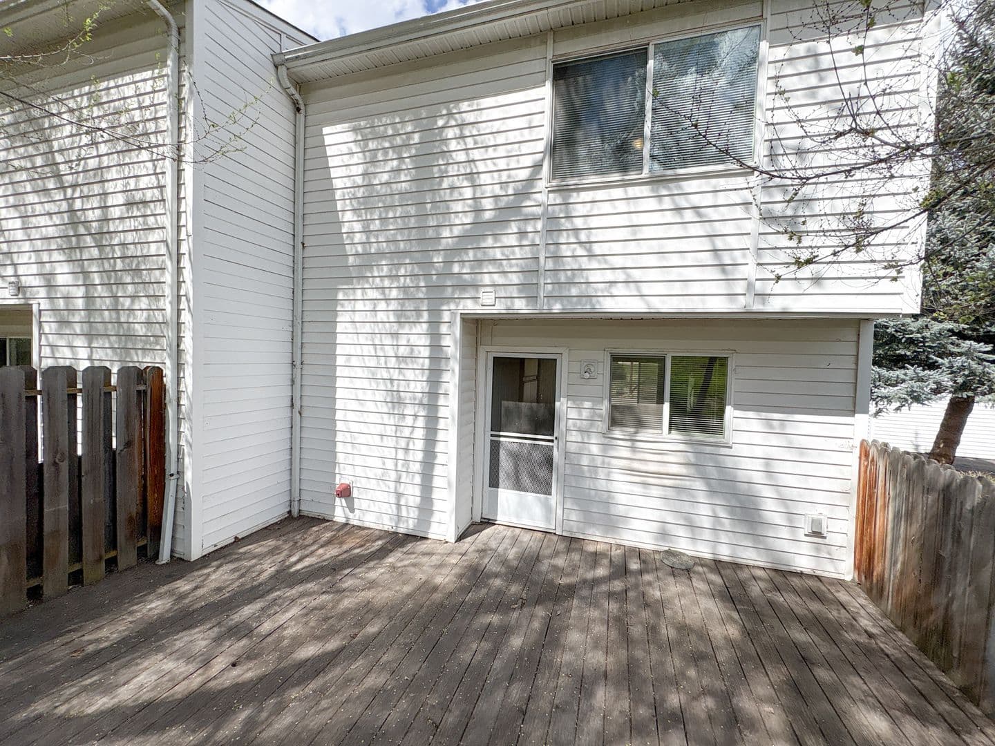 Klamath Falls Apartment: 429 Old Fort Rd
